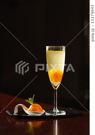 cocktail in the bar cocktail in the bar 33379643