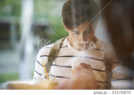 感情 観光客 にぎる 33379870