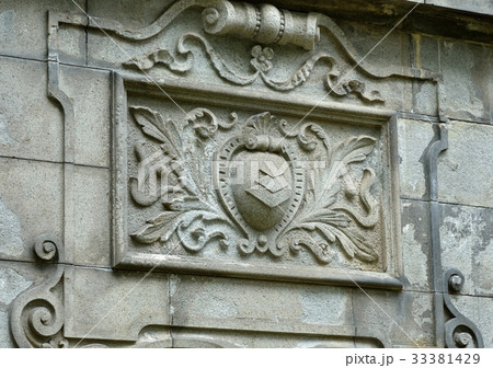 旧岩崎邸庭園 袖塀の重ね三階菱 旧岩崎邸庭園 袖塀の重ね三階菱 33381429