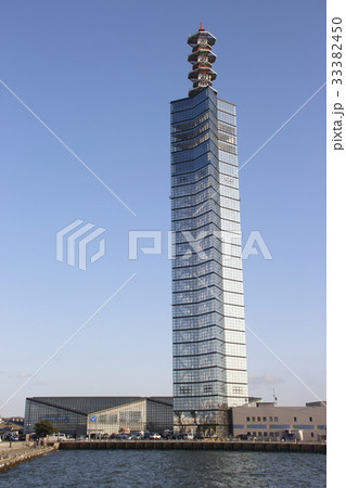 冬空の秋田市ポートタワー 33382450
