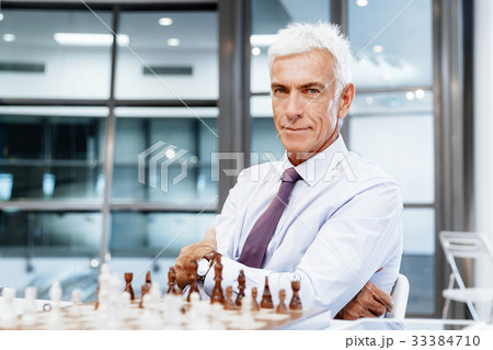 Thinking the next move 33384710