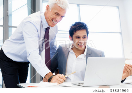Working together effectively 33384966