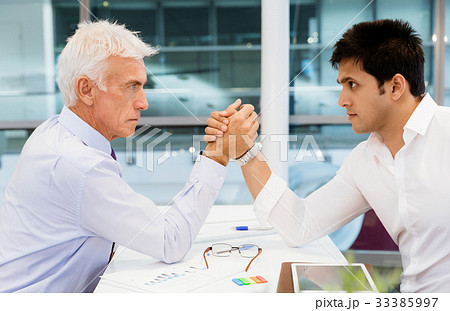 Who is the leader 33385997