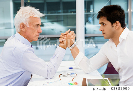 Who is the leader 33385999