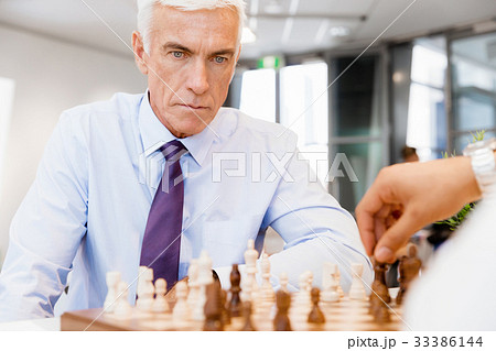 Strategic play 33386144