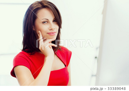 Modern successful business woman 33389048