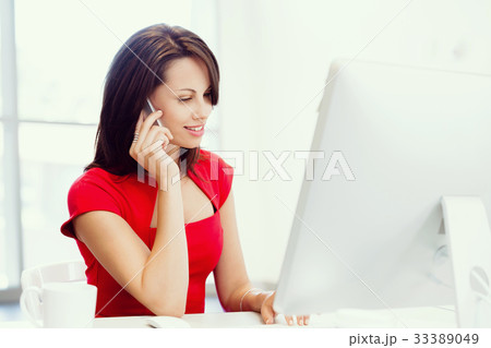 Modern successful business woman Modern successful business woman 33389049