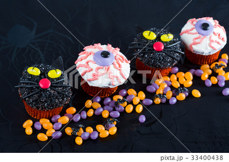 Halloween Cupcakes 33400438