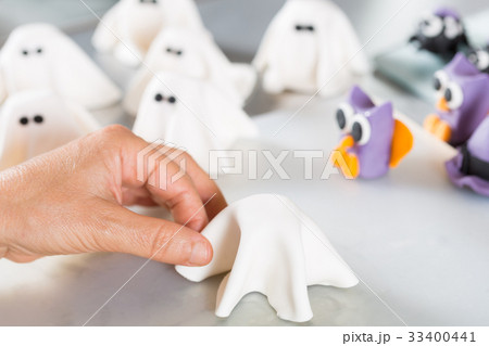 Confectioner with figures of halloween Confectioner with figures of halloween 33400441