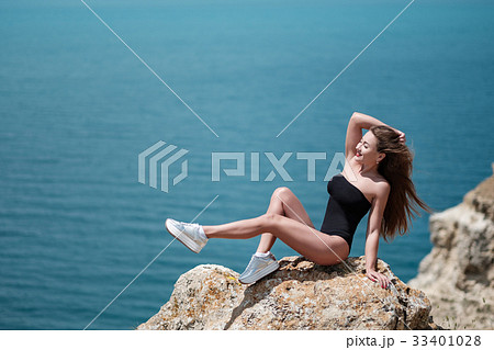 Outdoor summer beach tropic portrait of young sexy Outdoor summer beach tropic portrait of young sexy 33401028