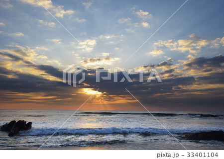 夜明けの海(自然風景) 夜明けの海(自然風景) 33401104