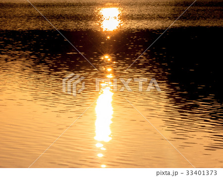 湖 33401373
