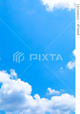 真夏の空 梅時期の晴れ間 雲 コピースペース 広いコピースペース 汎用的な空 真夏の空 梅時期の晴れ間 雲 コピースペース 広いコピースペース 汎用的な空 33404191