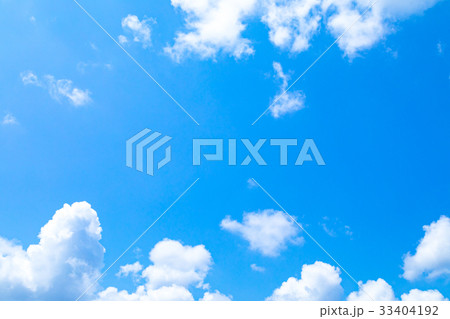 真夏の空 梅時期の晴れ間 雲 コピースペース 広いコピースペース 汎用的な空 真夏の空 梅時期の晴れ間 雲 コピースペース 広いコピースペース 汎用的な空 33404192
