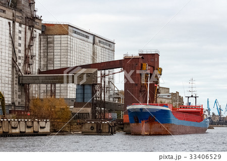 Blue cargo ship Blue cargo ship 33406529