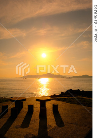 瀬戸内海の夕暮れ 33409261