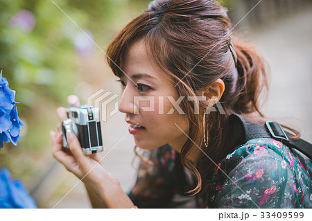 Photographer Photographer 33409599