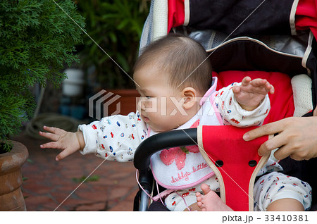 赤ちゃん ベビー 赤ん坊 33410381