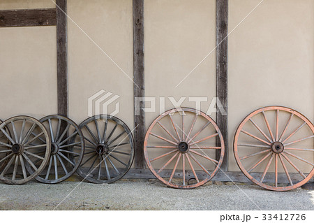 大八車の車輪 33412726