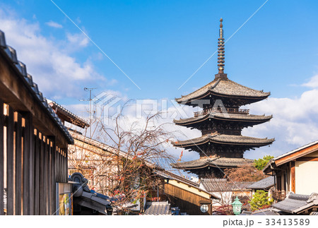秋の京都　祇園　八坂の塔 33413589
