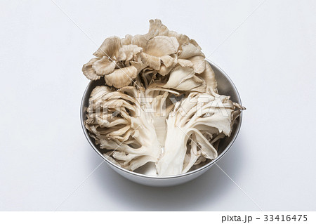 ボウルに入ったまいたけ 33416475