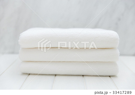 スパ・バスのイメージ　白いタオル 33417289