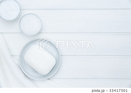 スパ・バスのイメージ　石鹸、タオル、バスソルト、ボディクリーム 33417301