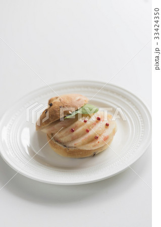 桃のクリームチーズサンドの写真素材