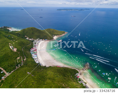 Top view of Tawean beach at Ko Lan, Pattaya Top view of Tawean beach at Ko Lan, Pattaya 33428716
