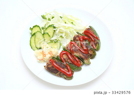 ピーマンの肉詰め　ケチャップかけ 33429576