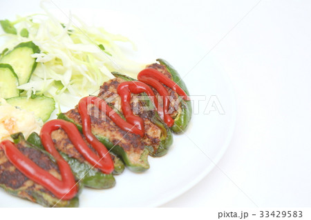 ピーマンの肉詰め　ケチャップかけ 33429583