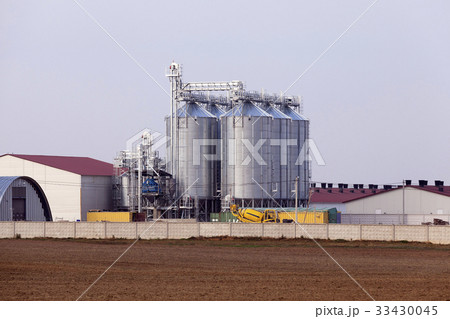 Container for storage of a crop 33430045