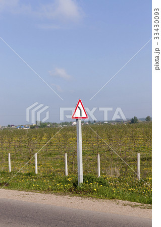 road sign road sign 33430093