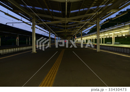 使われていない駅のホーム 33430473