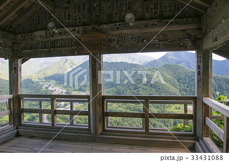 山寺 閑さや岩にしみ入る蝉の声の写真素材