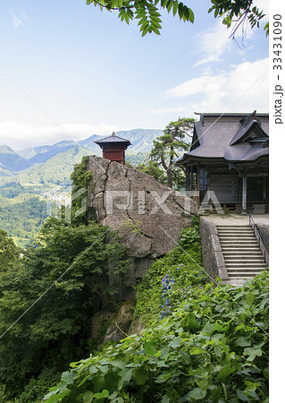 山寺 閑さや岩にしみ入る蝉の声の写真素材