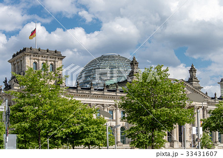 Reichstag Building parliament in Berlin. 33431607