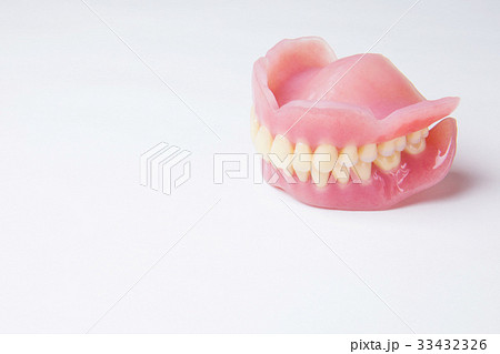 健康　入れ歯　イメージ　 33432326