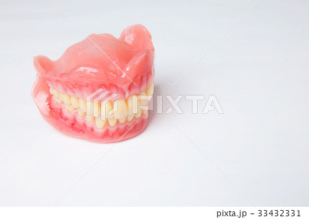 健康　入れ歯　イメージ　 33432331