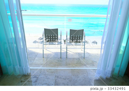 カリブのリゾートホテルで夏を過ごす カリブのリゾートホテルで夏を過ごす 33432491