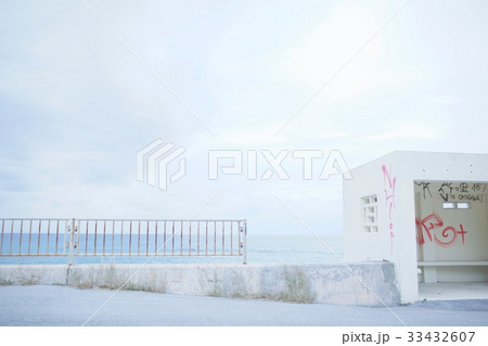 海辺のバス停 33432607
