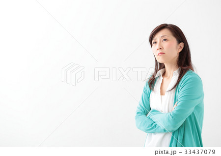 ミドル女性　ポートレート 33437079
