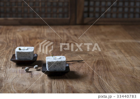 餅 祝日 伝統的な食べ物 33440783