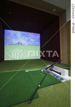 ゴルフ ゴルフ練習場 スクリーンの写真素材 [33441027] - PIXTA