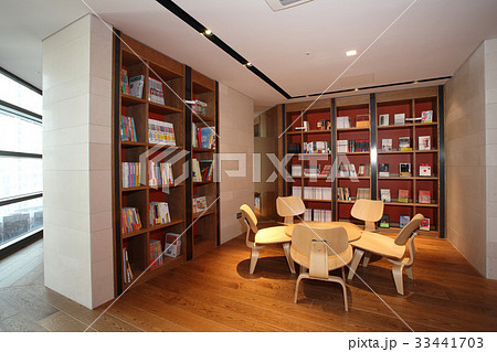 図書館 インテリア 本棚 33441703