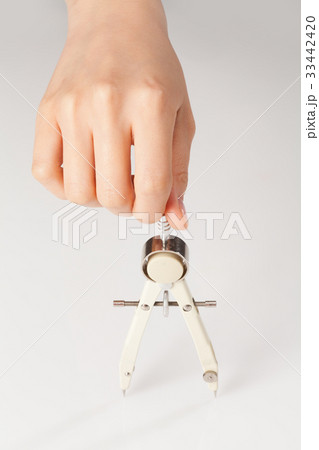 ヌキ 切り抜き 事務用品 33442420