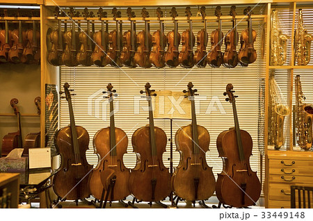 ディスプレイ バイオリン 店 33449148