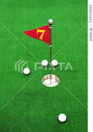 ゴルフ ボール 旗 33450685