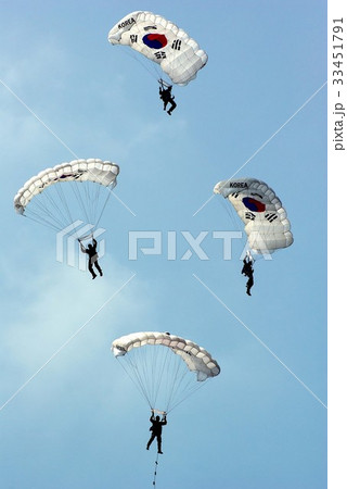 公衆 空中 軍人 33451791