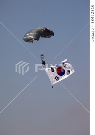 公衆 空中 パラシュート 33452316